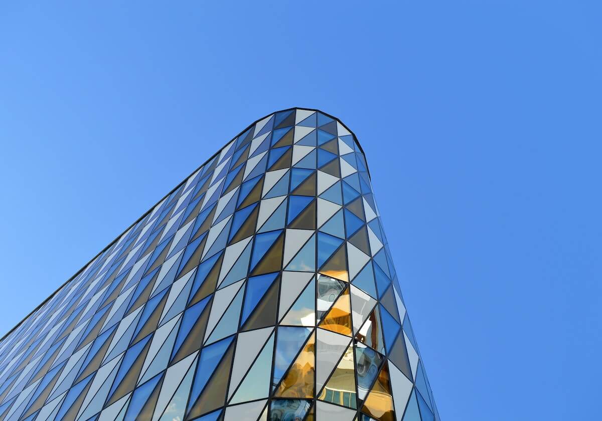 YY漫画随手记一条：遇到结论有没有夸大，就把证据按强弱排队——先把语气放软